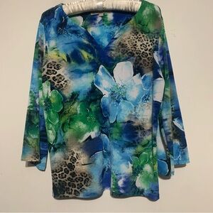 Compliments by Injeanious top blue, green print. Floral Long Sleeve Top Large